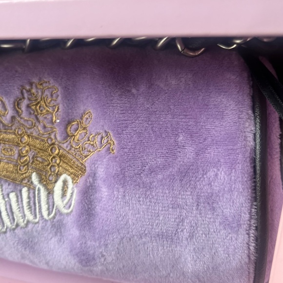 NWT Juicy Couture (limit ed.) Heritage 3-Piece Barrel Bag Set lavender velour. 💜 - Picture 3 of 7